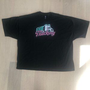 NEW w/o Tags Black 100% Cotton Hanes Beefy "She Trucking" Graphic T-Shirt Sz 5XL